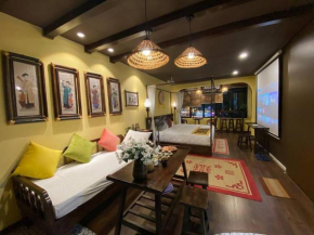 Old Quarter Lux Boutique Railview Retreat